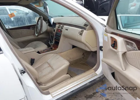 1999 Mercedes-Benz E 320 Awd z USA, uszkodzony, nr VIN WDBJH82F7XX025734